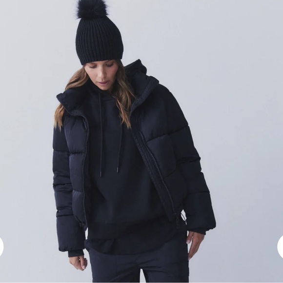 Decjuba D-Luxe Short Puffer - Size M - Picture 4 of 8